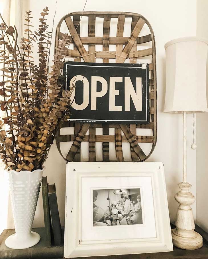 tobacco basket with farmhouse sign