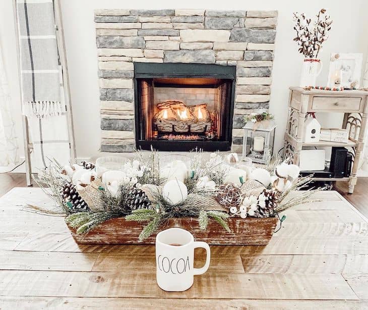 Coffee table Christmas centrepiece