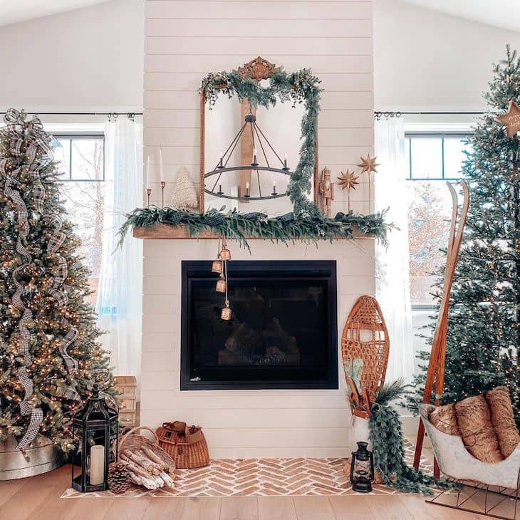 Garland decorated mantel, mantel with winter decor