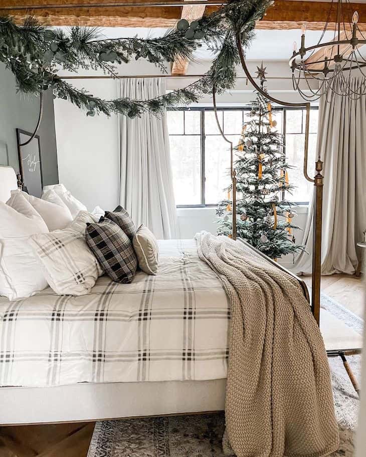 Modern Farmhouse Christmas Decor Home Tour - Farmhousehub