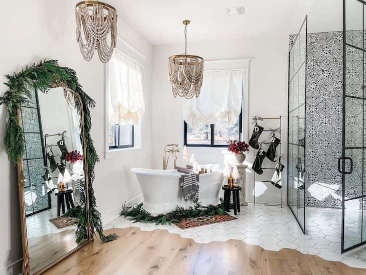 Christmas bathroom