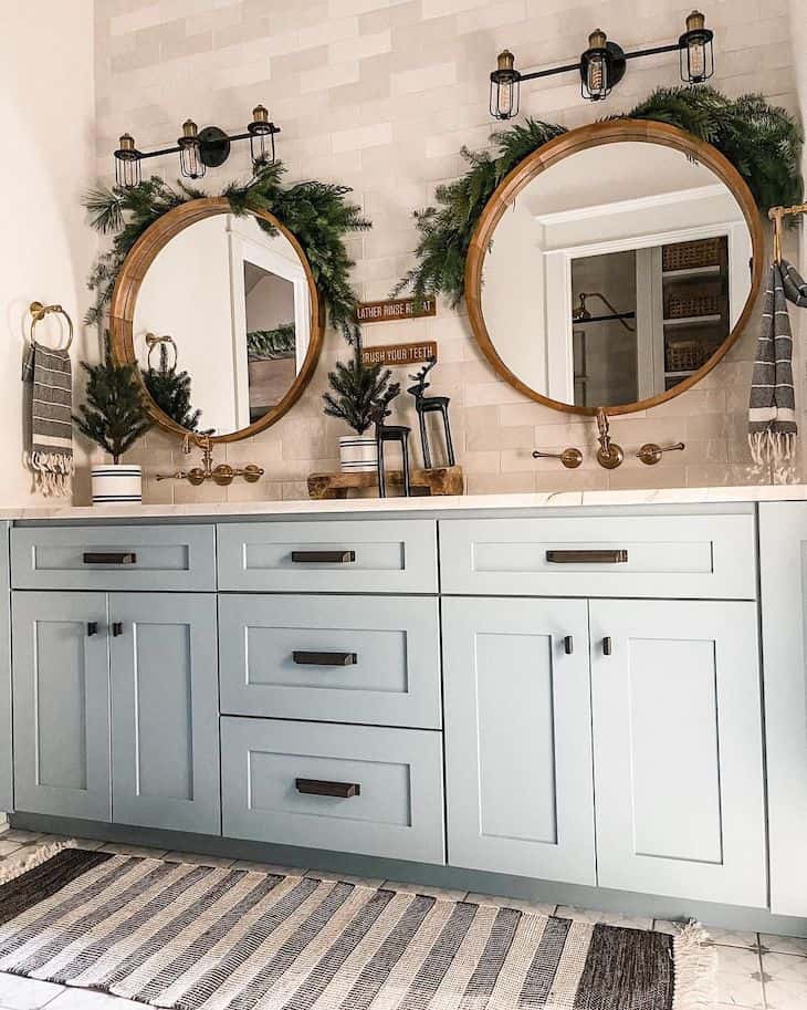 Kids bathroom with Christmas decor