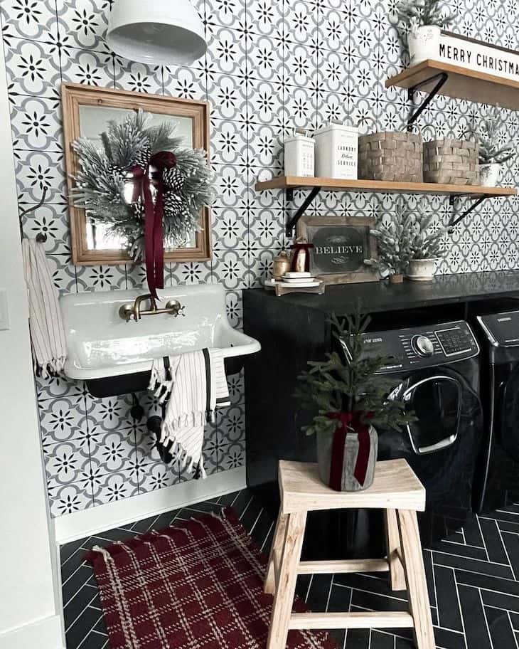 Christmas laundry room decor