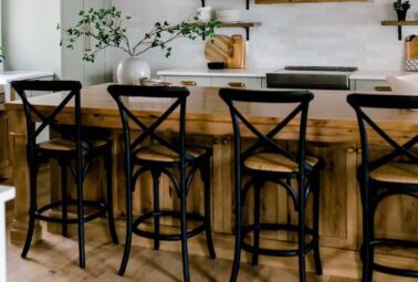 Beautiful Farmhouse Bar Stools for your Kitchen