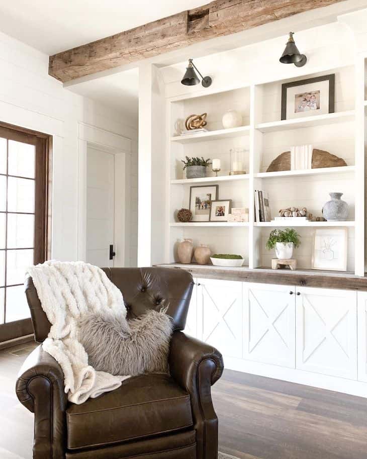 built-ins shelf decor