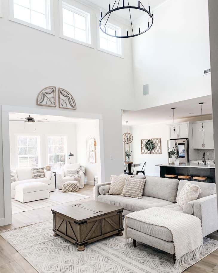 Neutral decor living room with Sherwin Williams Alabaster walls