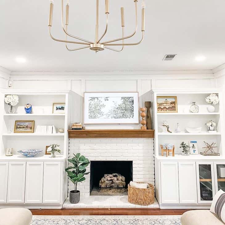 Alabaster white walls and built-ins