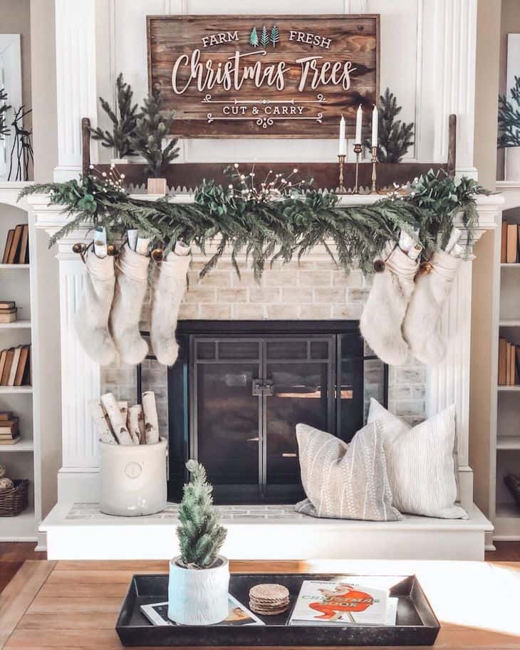 Elegant Christmas mantel