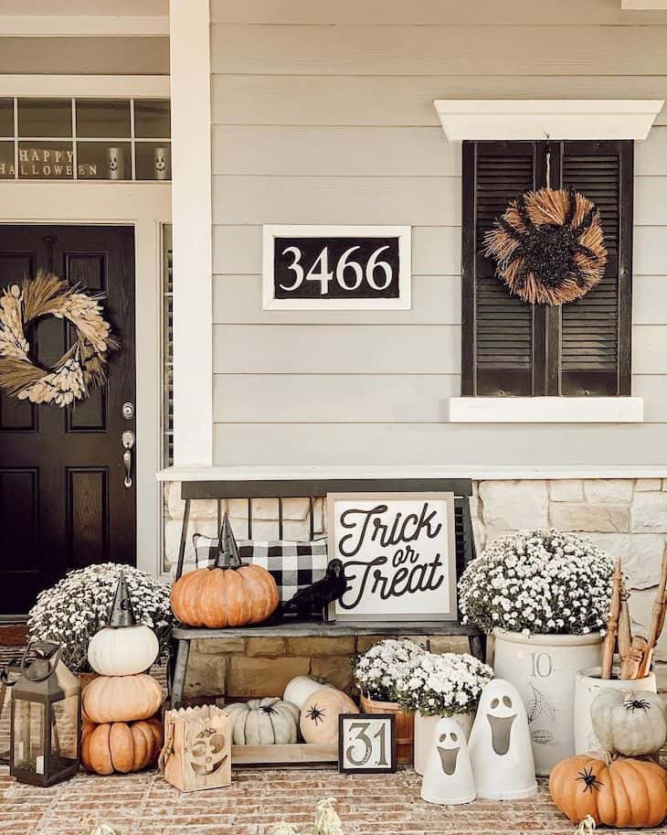 Halloween front porch decorations