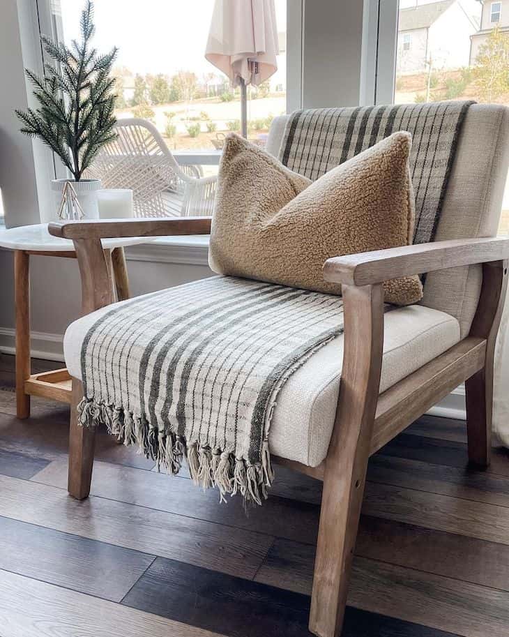 Modern farmhouse accent chair