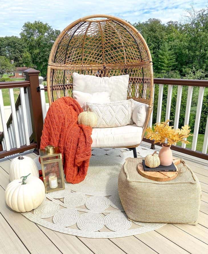 Fall decor for your outdoor chair