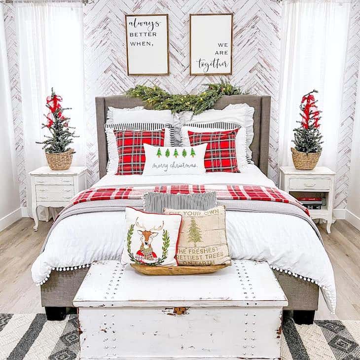 Easy Christmas Bedroom Decor Ideas for a Festive Feel - Farmhousehub