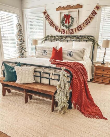 Easy Christmas Bedroom Decor Ideas for a Festive Feel - Farmhousehub