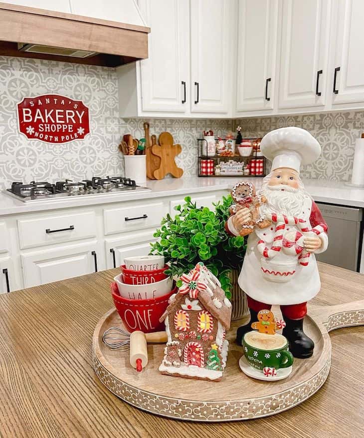 6 Joyful Christmas Kitchen Decor Ideas - homeyou