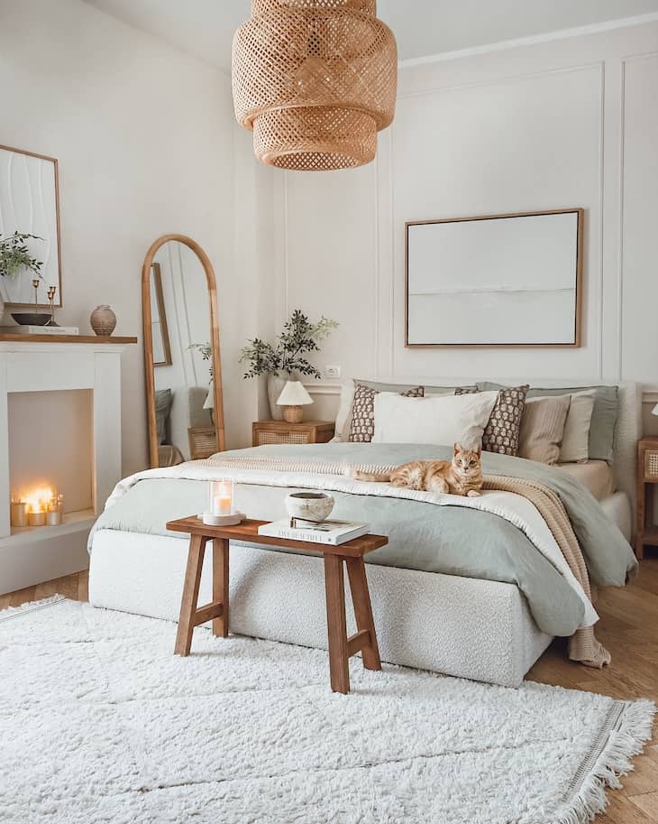 Warm and Natural Bedroom Look