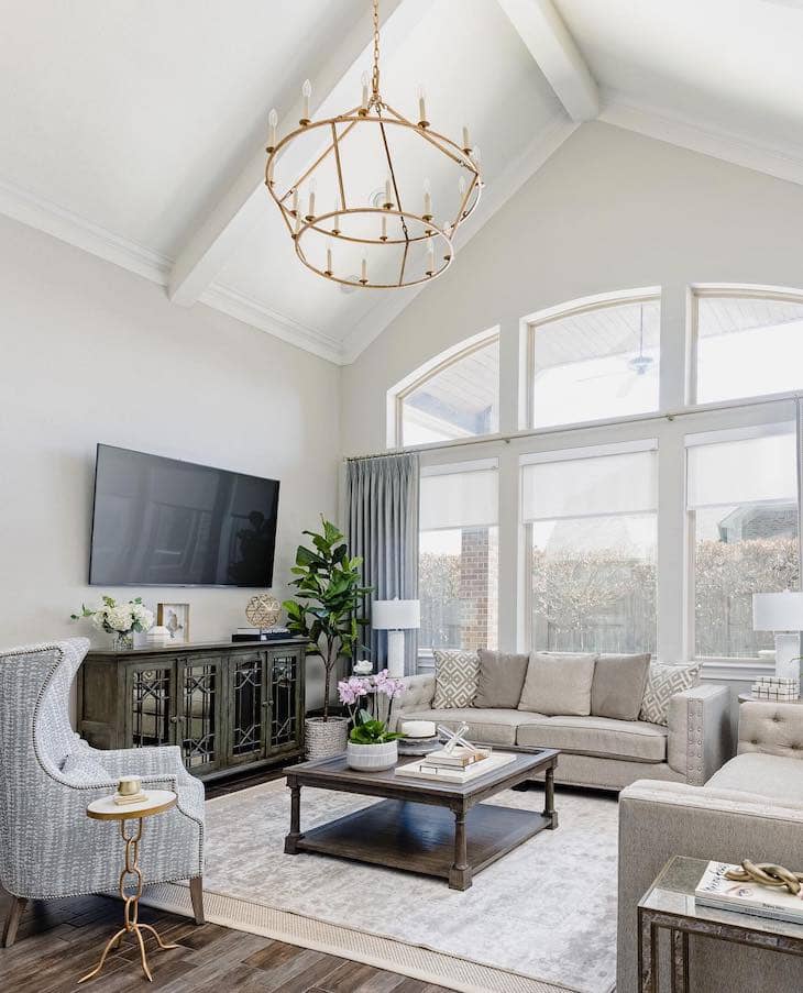 Vaulted Ceiling with Exposed Ridge Beam