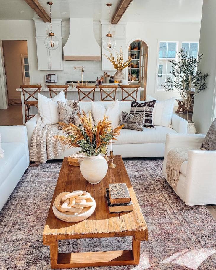 fall coffee table decor