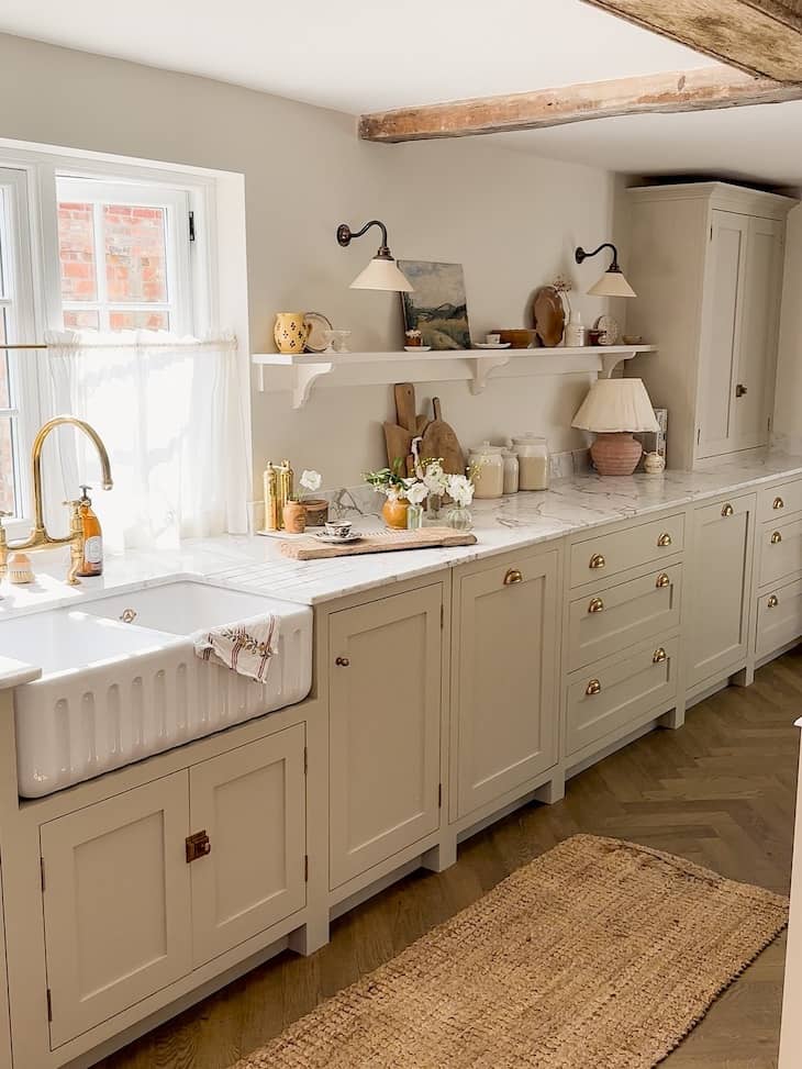 Classic Farmhouse Shelf with Warm Neutrals