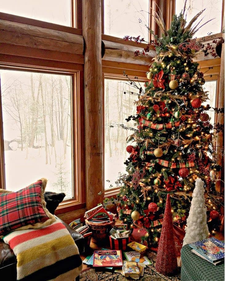 Lodge Christmas Tree with Heritage Style