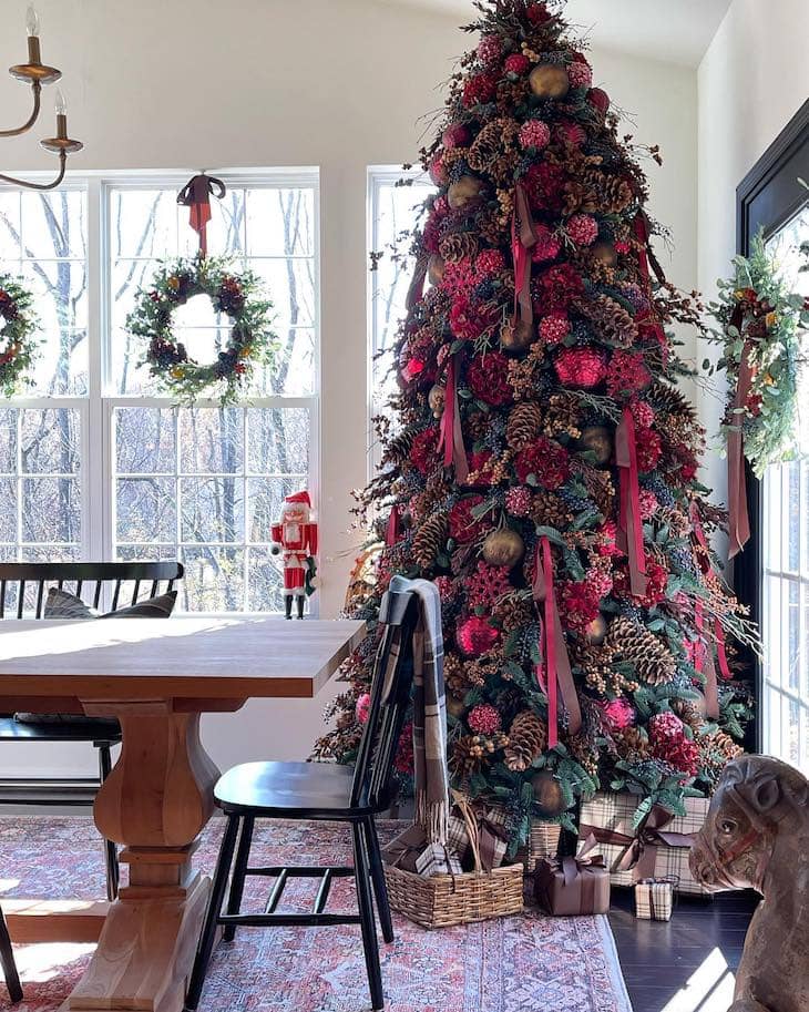 Refined Christmas Tree with Equestrian Warmth