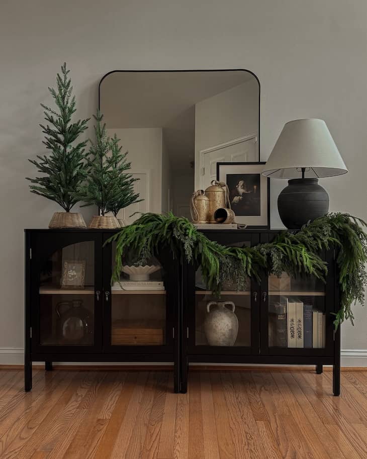 Classic Green Garland With Natural Accents