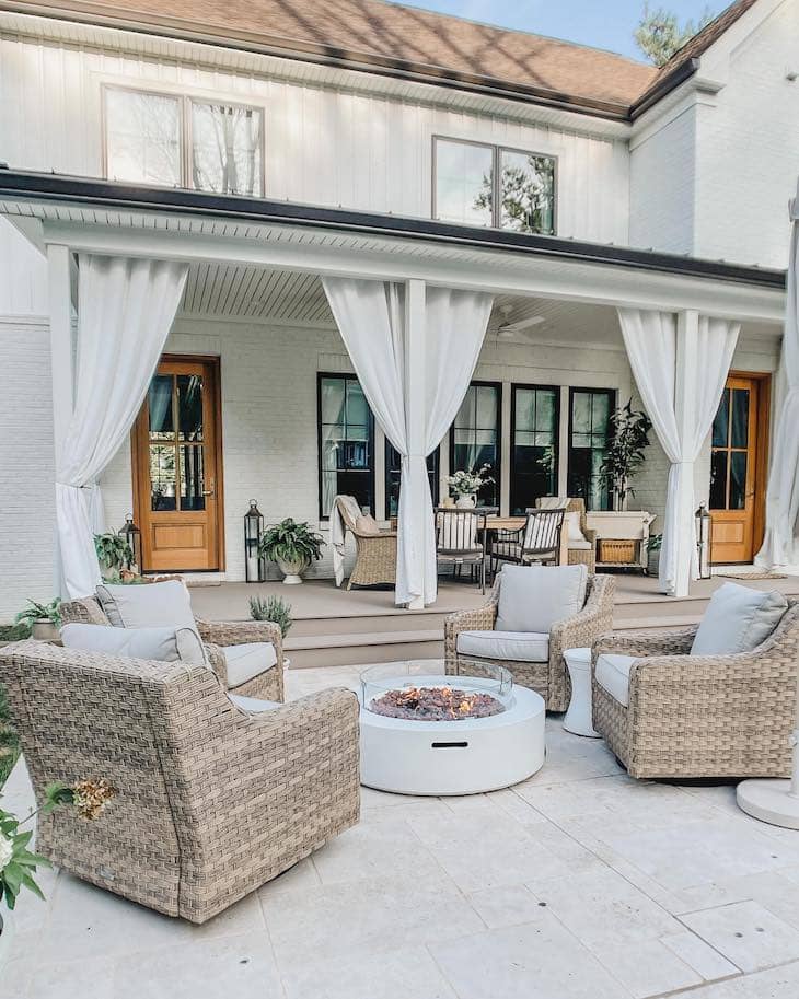 White Round Fire Pit for a Bright and Relaxing Patio