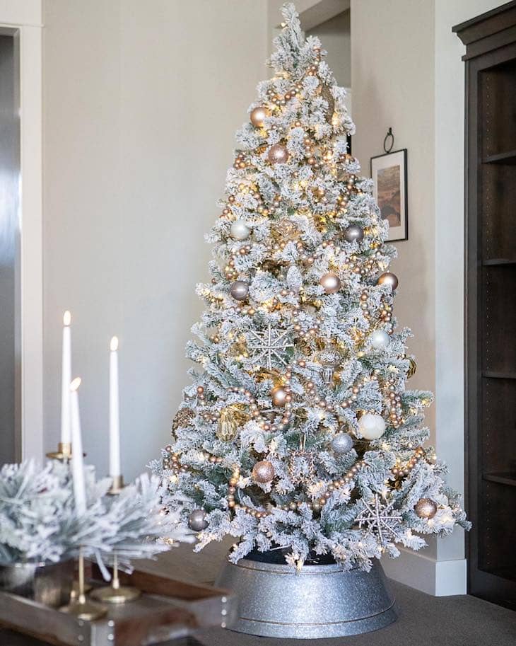 Elegant Gold and Champagne Flocked Tree