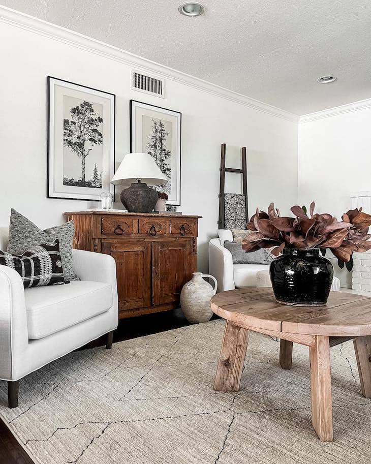 Minimal Black-and-White Gallery Pair