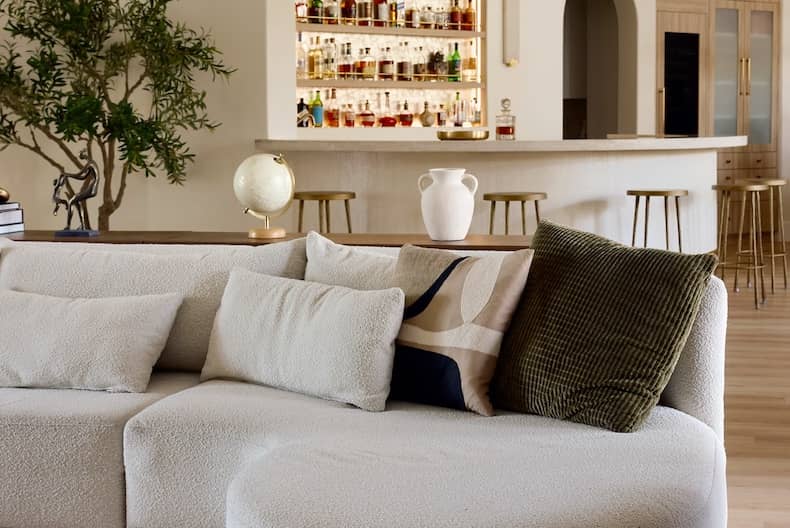 How to Mix and Match Throw Pillows in Your Living Room