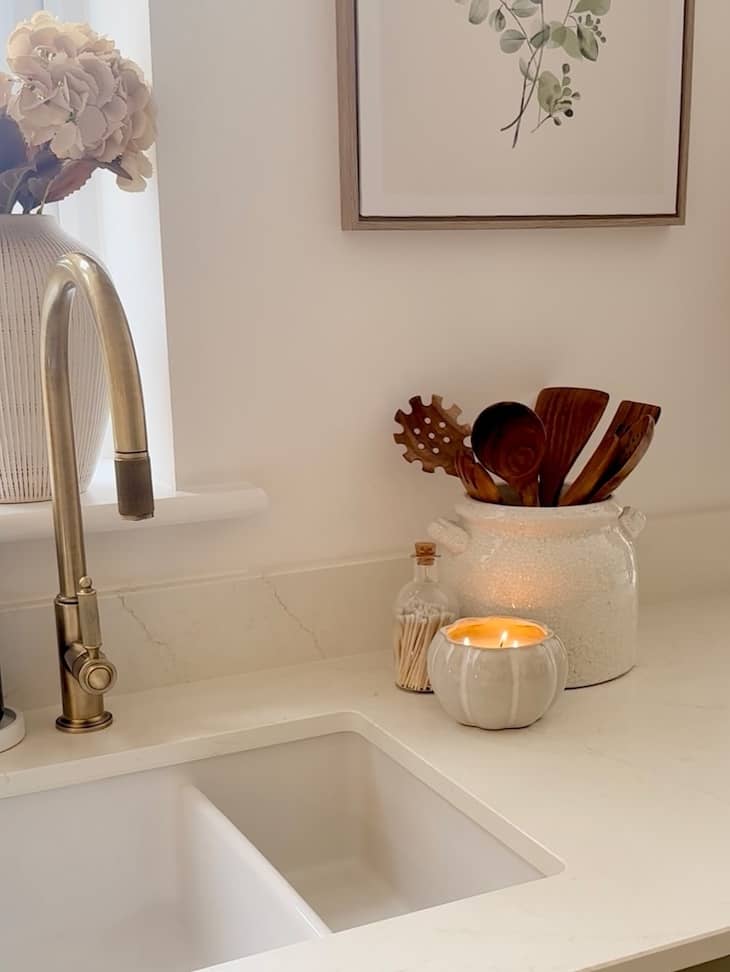 kitchen counter decor