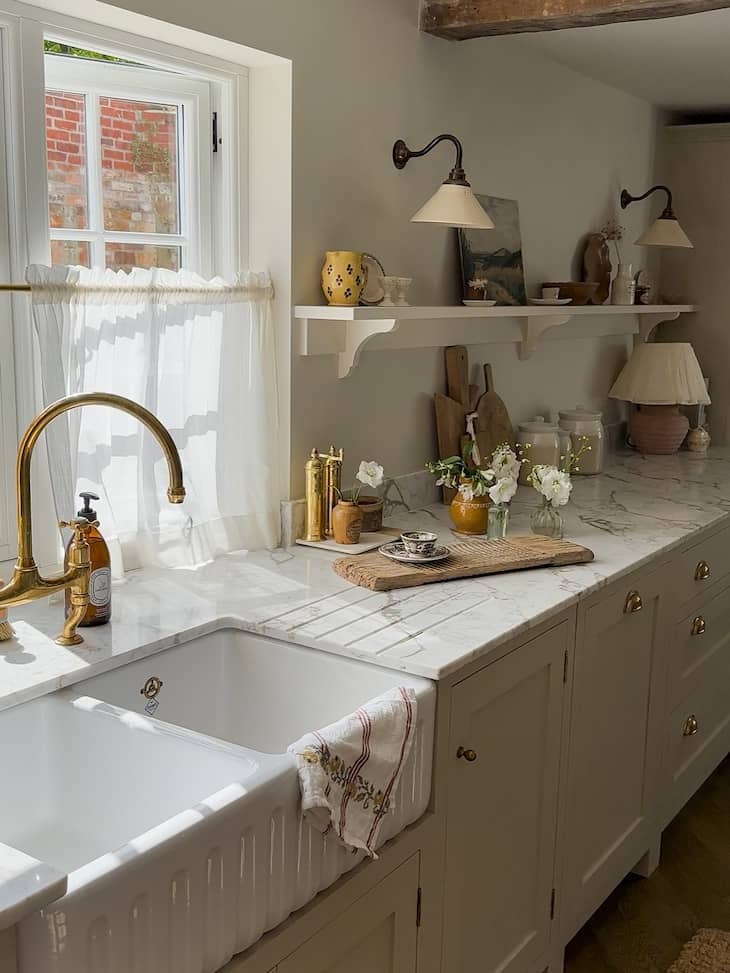 kitchen counter decor