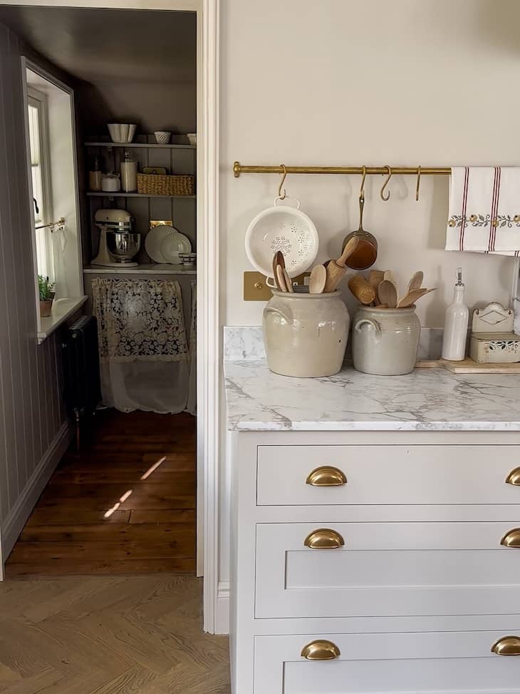 kitchen counter decor