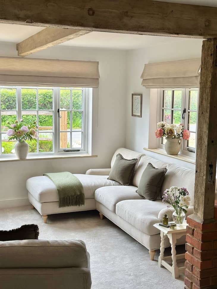 summer living room decor